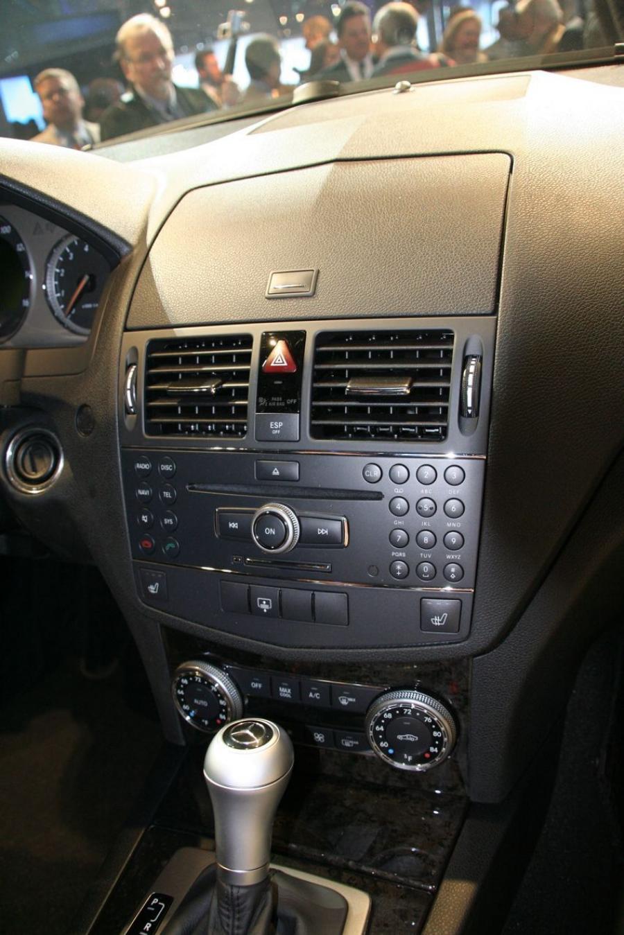  Mercedes-Benz C-Class 2007 года  (US) (фото 7 из 63)